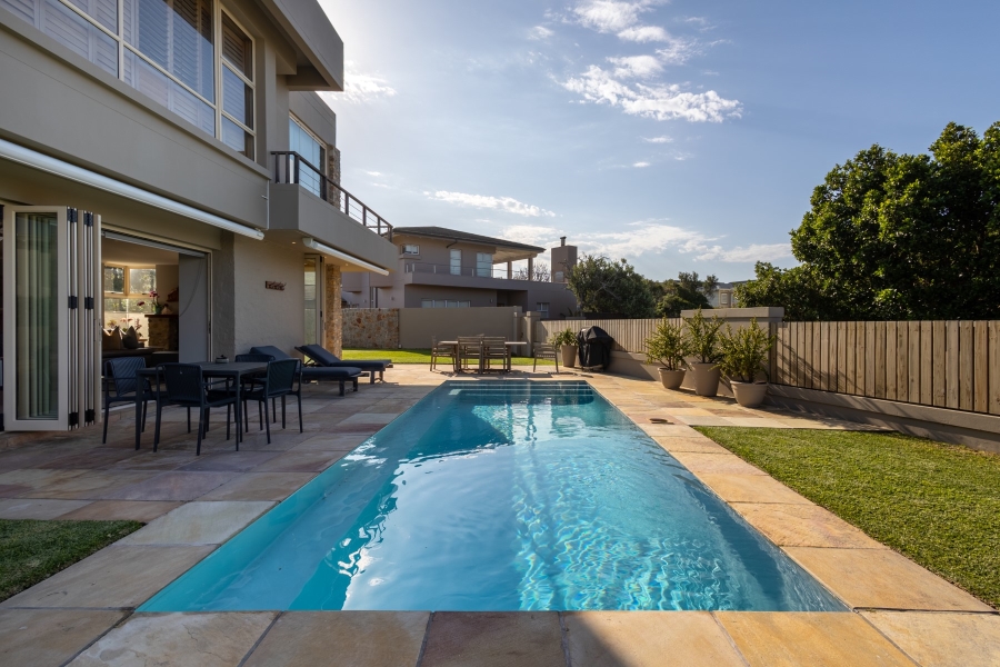 4 Bedroom Property for Sale in Whale Rock Beach Western Cape